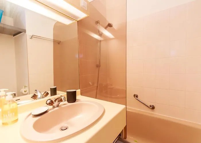 Benoit A 80m, Terrasse & Jardinet شقة *